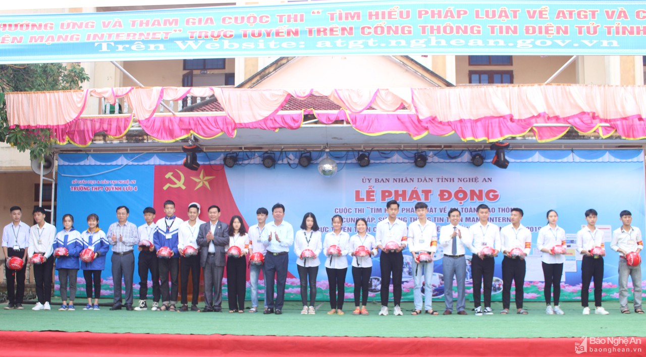 Nghệ An: Sẽ trao 16 giải thưởng cuộc thi tìm hiểu pháp luật về an toàn giao thông - Hình 2