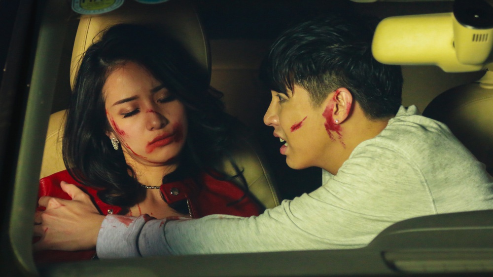 Những tai nạn khó đỡ trong MV V-pop xem mà tức: Vũ Cát Tường gãy chân, Nguyễn Trần Trung Quân, Noo Phước Thịnh chết lãng xẹt - Hình 5