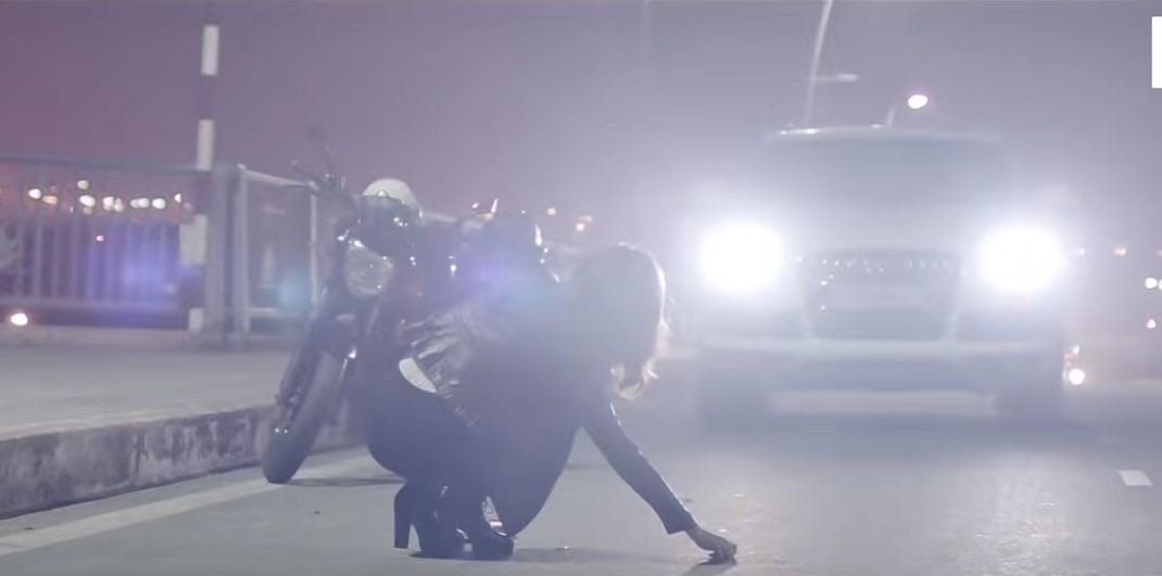 Những tai nạn khó đỡ trong MV V-pop xem mà tức: Vũ Cát Tường gãy chân, Nguyễn Trần Trung Quân, Noo Phước Thịnh chết lãng xẹt - Hình 11
