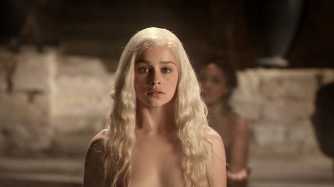 Mother of Dragons Emilia Clarke tells the story of her first time acting in a hot scene: It feels like being humiliated!  - Figure 1