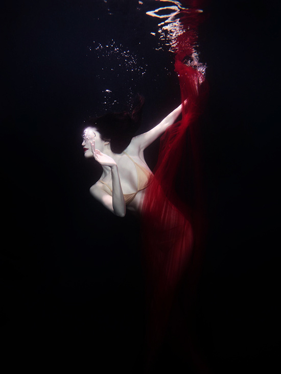 Người mẫu nội y số 1 châu Á đắm mình dưới nước đẹp mê hồn - Hình 10