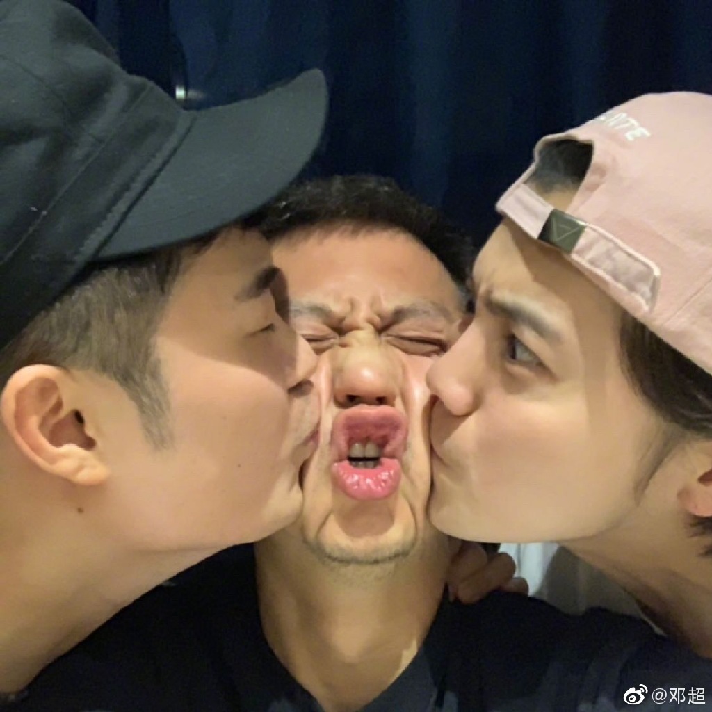 Ảnh xấu xí của bộ ba Đặng Siêu, Lộc Hàm và Trần Hách lên top 1 hot search - Hình 12