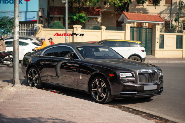 Bắt gặp Rolls-Royce Wraith độ độc đáo của dân chơi đồng hồ khét tiếng Hà Nội - Hình 1