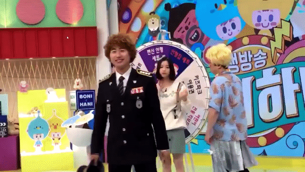 Bị nghi bạo hành nữ Idol 15 tuổi, nam diễn viên hài lập tức bị đuổi khỏi show thiếu nhi - Hình 1