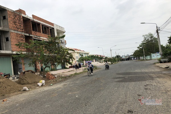 Cuối năm, người người vác bao tải tiền lao vào cơn sốt đất - Hình 3