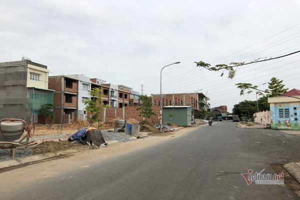 Cuối năm, người người vác bao tải tiền lao vào cơn sốt đất - Hình 11