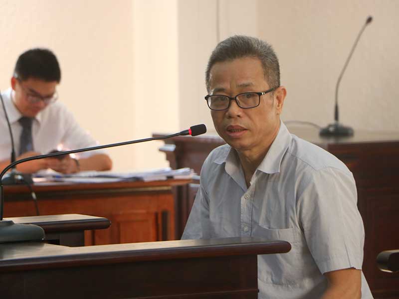 Cựu bí thư Bến Cát phủ nhận cáo trạng - Hình 1