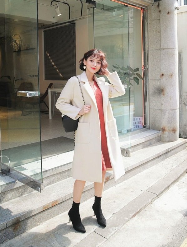 Muốn vừa ấm vừa xinh, bạn gái đừng ngó lơ các cách mix đồ sau nhé - Hình 6