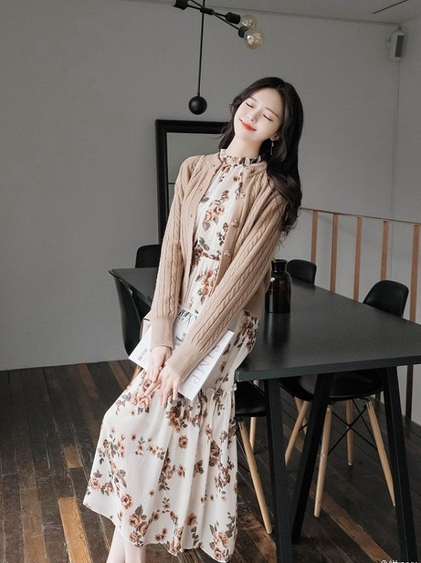 Muốn vừa ấm vừa xinh, bạn gái đừng ngó lơ các cách mix đồ sau nhé - Hình 13