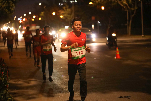 'Run for the Earth' quyên góp 2.579 cây xanh - Hình 4