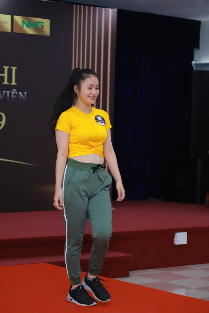 Sinh viên ĐH Gia Định năng động trong trang phục thể thao tại sơ khảo Hoa khôi Sinh viên NHG 2020 - Hình 3