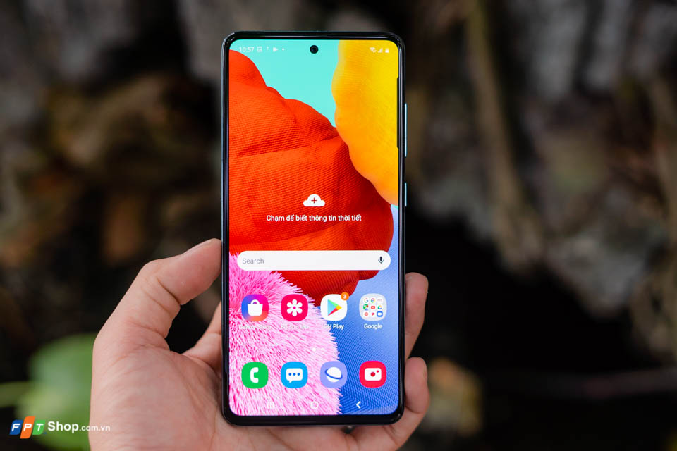 Trên tay Samsung Galaxy A51: Màn hình đẹp như Note 10, 4 camera, giá hấp dẫn - Hình 4