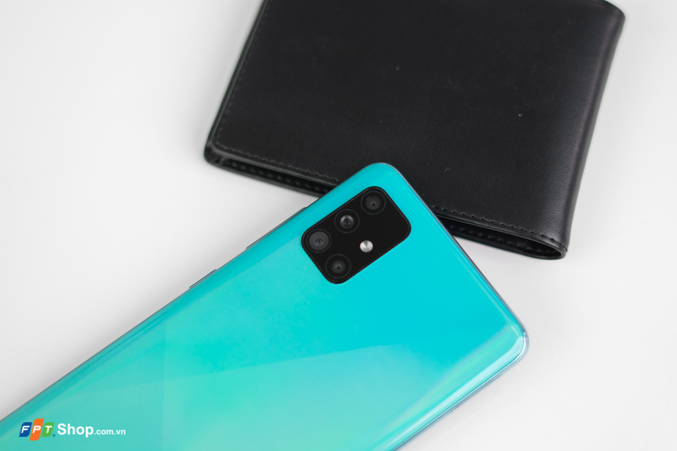 Trên tay Samsung Galaxy A51: Màn hình đẹp như Note 10, 4 camera, giá hấp dẫn - Hình 11