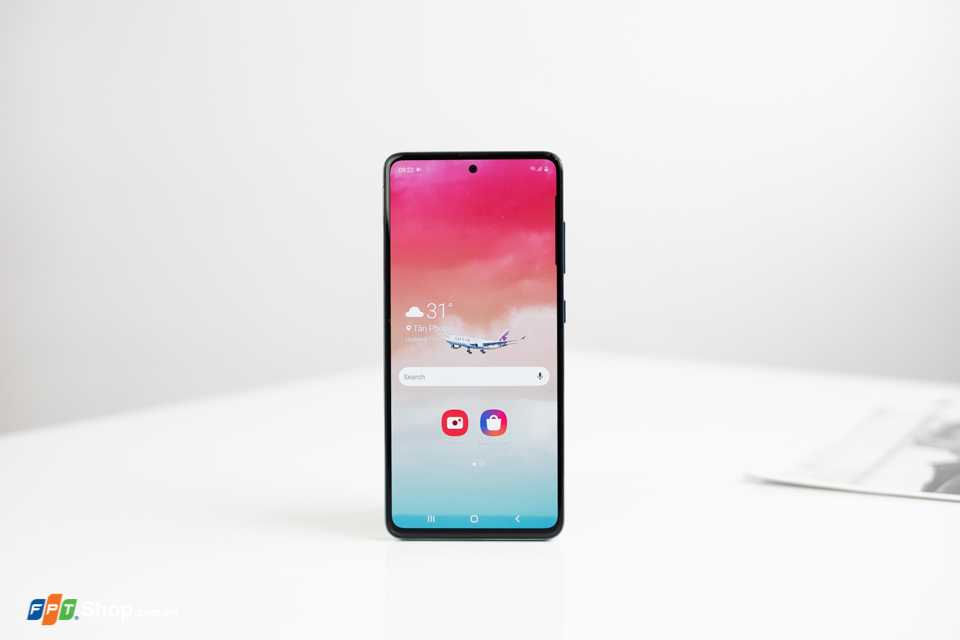 Trên tay Samsung Galaxy A51: Màn hình đẹp như Note 10, 4 camera, giá hấp dẫn - Hình 2