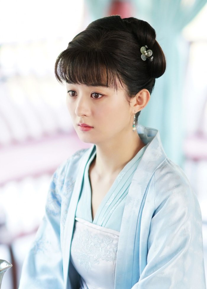 Nhật Kim Anh đẹp dịu dàng trong loạt ảnh cổ trang