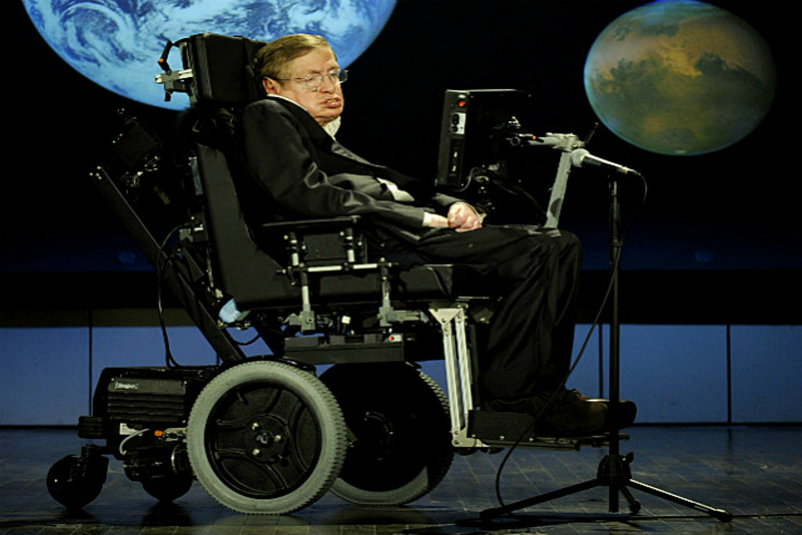 phat hien thu pham gay benh giet chet giao su stephen hawking 143538