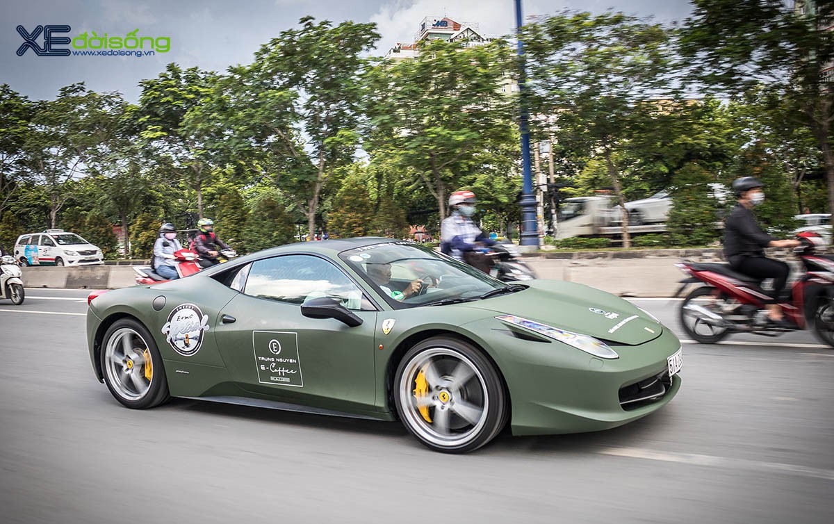 Siêu xe Ferrari 458 Italia của Vua cà phê đổi màu đậm chất nhà binh - Hình 11