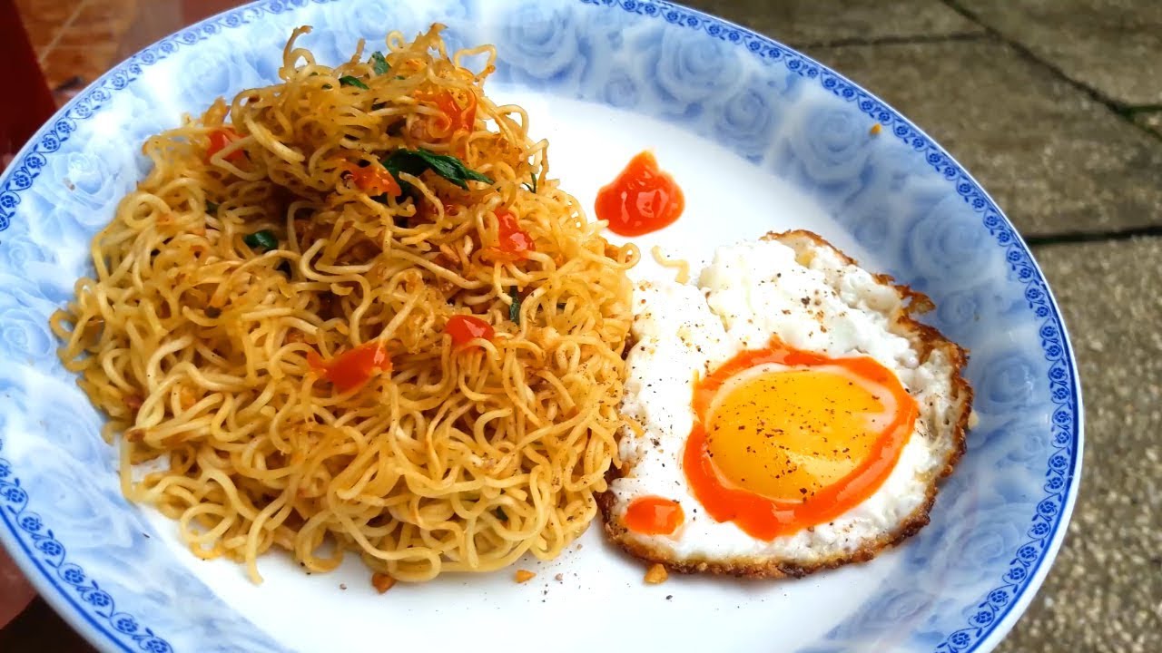Cách làm mì xào trứng cực ngon cho bữa sáng ngày đầu tuần - Ẩm thực - Việt  Giải Trí