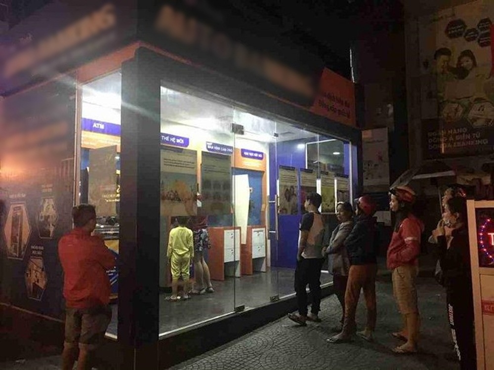 Ác mộng thực sự ngày Tết: Hàng loạt cây ATM quá tải, rút tiền không được còn bị nuốt thẻ - Hình 4