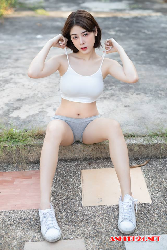 Người đẹp Anchalee Wangwan xinh đẹp bốc lửa dù chỉ ăn mặc đơn giản - Hình 4