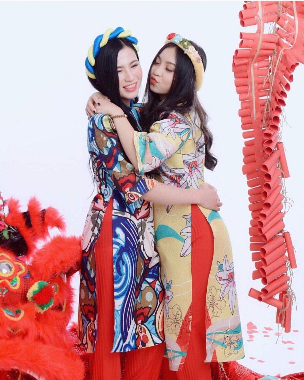 Những hot girl Việt xinh tươi trong tà áo dài đón Tết - Hình 2