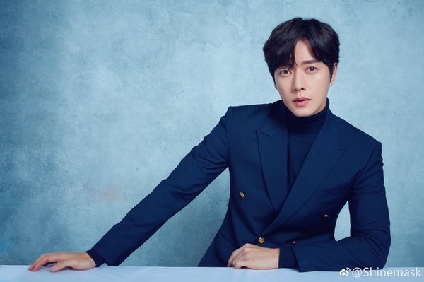 Park Hae Jin - Jo Bo Ah dự đóng phim hài lãng mạn, Four Men bị lãng quên và Ren (Nuest) chẳng thể ra mắt - Hình 2
