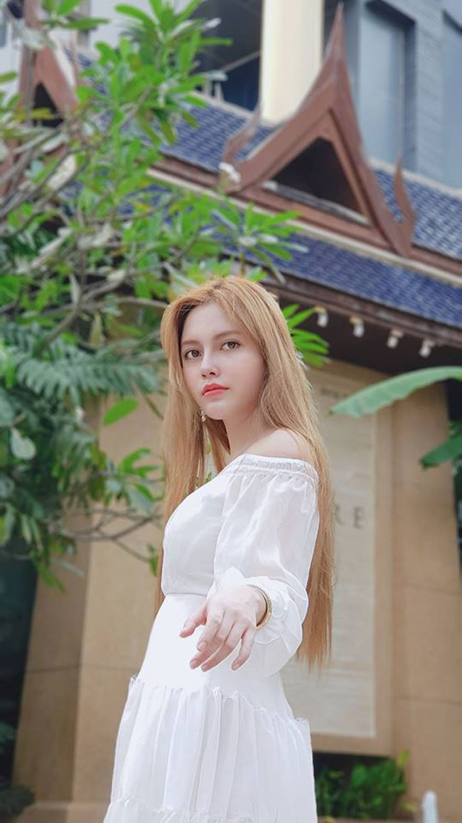 Vẻ đẹp đời thường bốc lửa của hai hot girl đóng Táo Quân 2019 - Hình 19