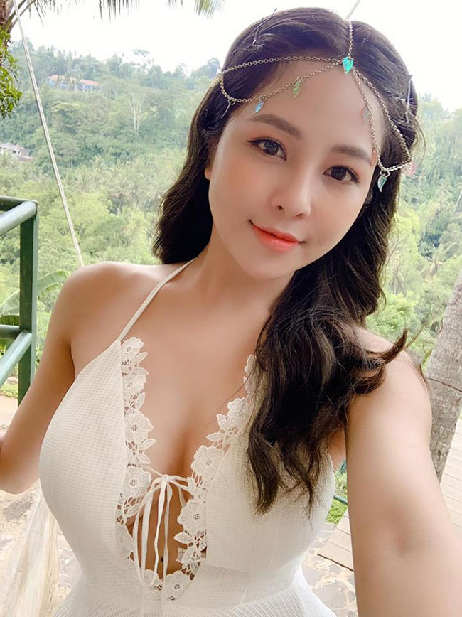 Vẻ đẹp đời thường bốc lửa của hai hot girl đóng Táo Quân 2019 - Hình 3