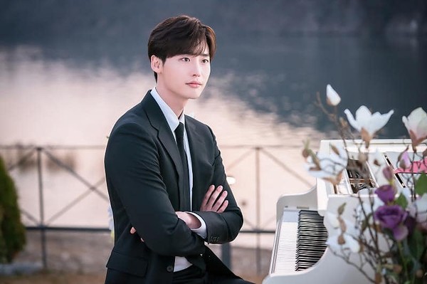 Học hỏi gu thời trang soái ca Lee Jong Suk trong bộ phim truyền hình hot  W