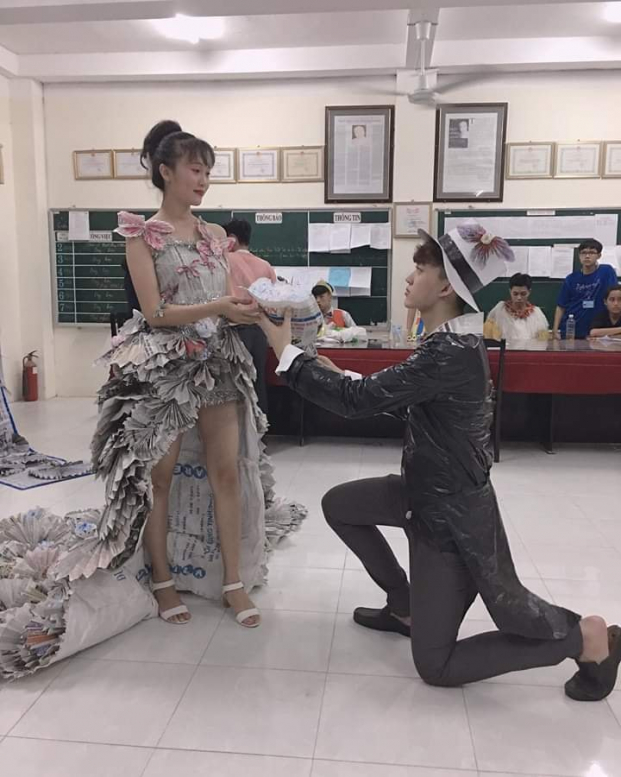 Đã mắt với những bộ trang phục tái chế từ rác thải đẹp lung linh của học sinh - Hình 4