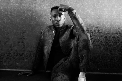 9 bài học phong cách thời trang từ chủ nhân tượng vàng Oscar - Mahershala Ali - Hình 3