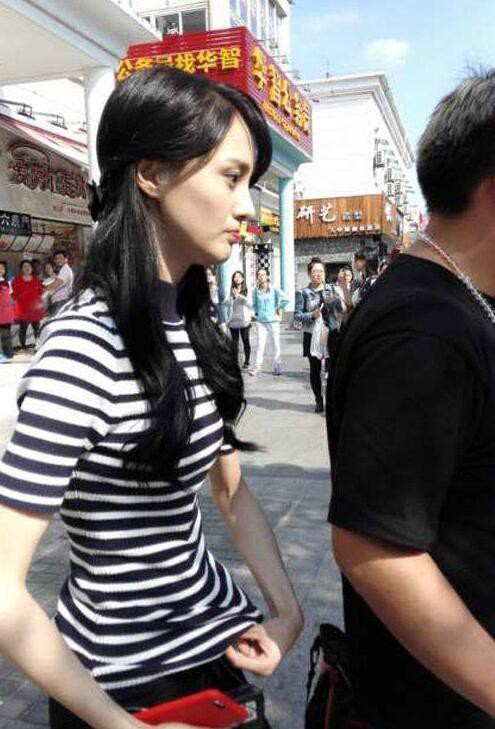 Bẵng đi 1 thời gian, Bạch Cốt Tinh Hàn Tuyết gây sốc với thân hình gầy rộc, mỏng như lá lúa đến đáng sợ - Hình 4