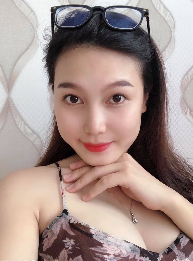 Chụp ảnh bên 5 đứa trẻ, bà mẹ 9x bỗng thành người mượn con hàng xóm câu like và sự thật đằng sau - Hình 2