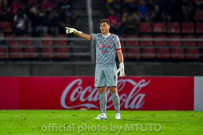 Dân mạng bênh vực Đặng Văn Lâm sau trận thua của Muangthong United - Hình 2