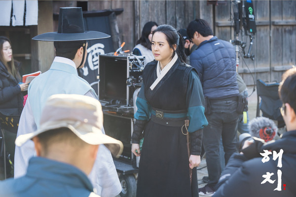 Haechi: Xot xa khi Jung Il Woo, Go Ara - Kwon Yul quay phim trong thơi tiêt khăc nghiêt - Hình 7