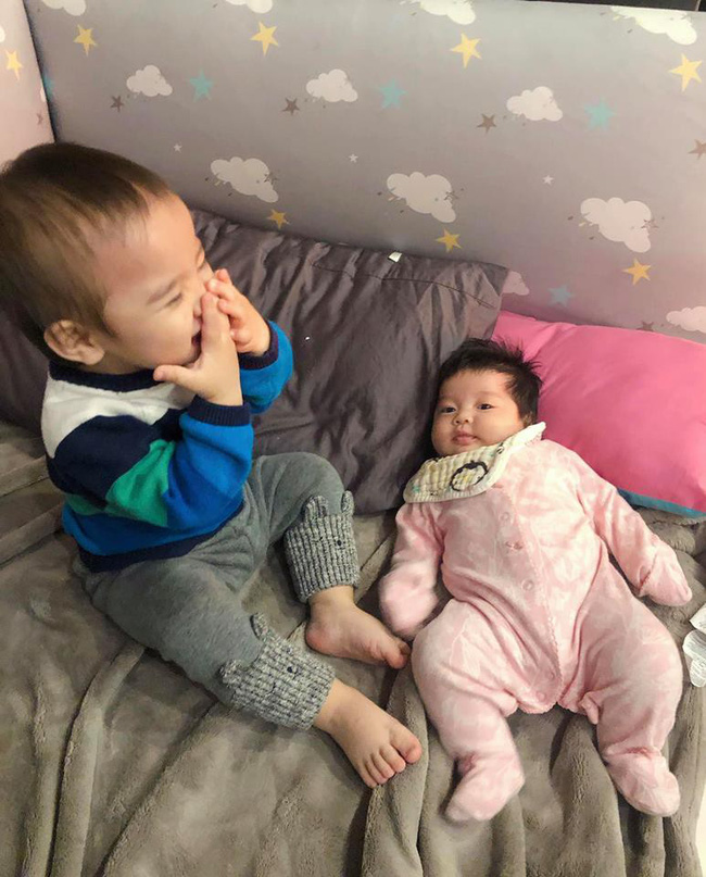 Hội chị em mê mẩn ngắm cặp đôi Sữa - Sam, nhưng câu chuyện mà mẹ Hằng Túi kể kèm theo mới hài hước - Hình 3