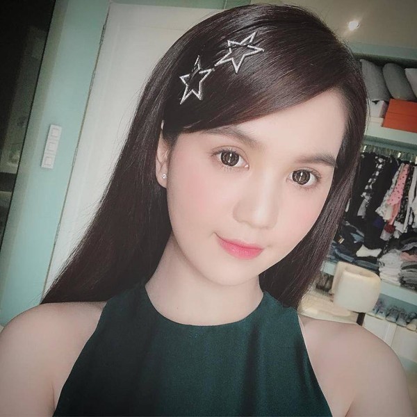 Không phải hàng hiệu trăm triệu, đây mới là 2 bí mật giá rẻ giúp Ngọc Trinh như chưa 18 - Hình 1