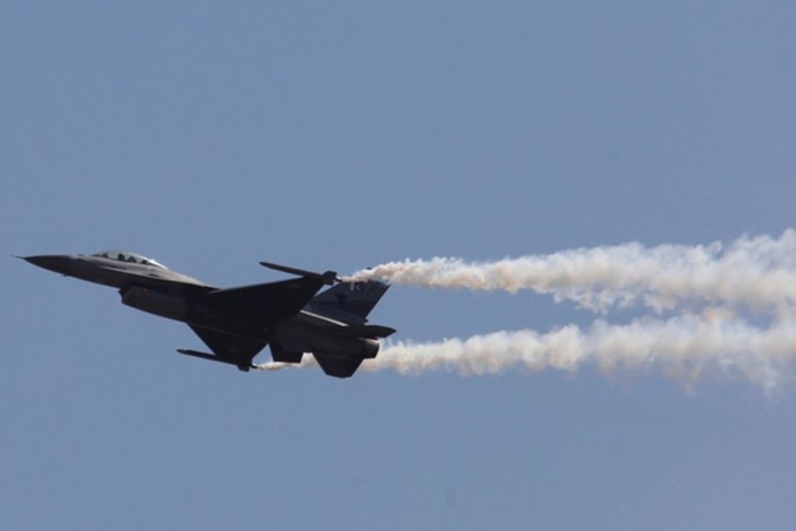 Mỹ điều tra Pakistan qua mặt triển khai F-16 không kích Ấn Độ - Hình 1