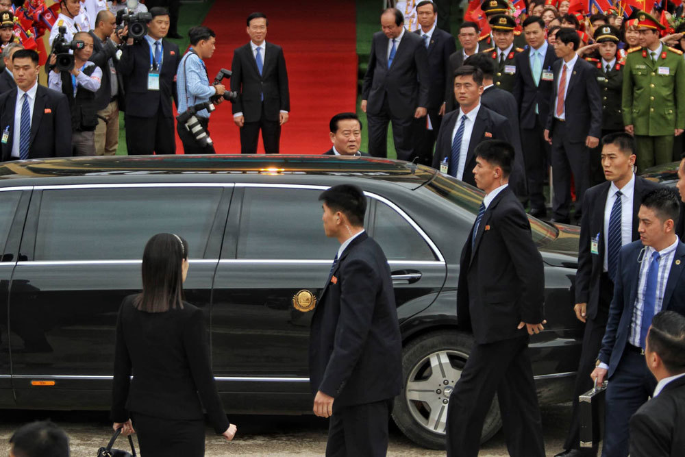 Nét nam tính 'phát hờn' trên gương mặt cận vệ của ông Kim Jong-un - Hình 3