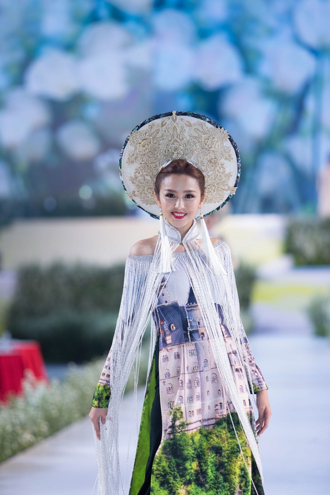 Rừng U Minh, hang động và biển xuất hiện trên tà áo dài Việt - Hình 8