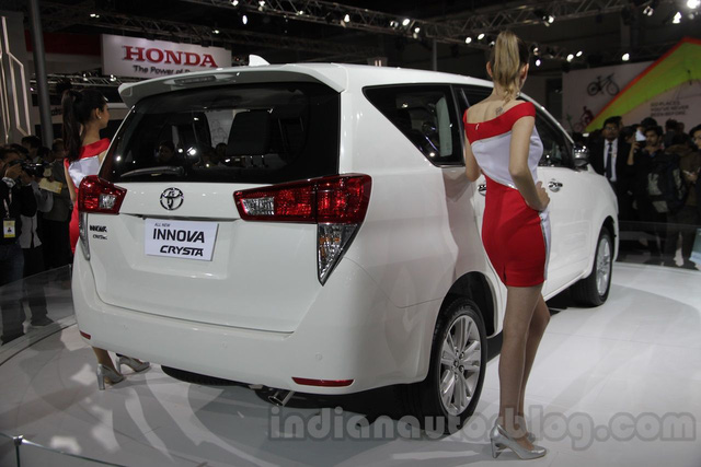 Toyota giới thiệu Innova giá rẻ mới cho khách chạy dịch vụ, công nghệ an toàn chỉ có 2 túi khí, ABS và EBD - Hình 2