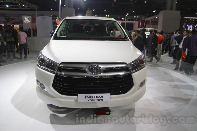 Toyota giới thiệu Innova giá rẻ mới cho khách chạy dịch vụ, công nghệ an toàn chỉ có 2 túi khí, ABS và EBD - Hình 1