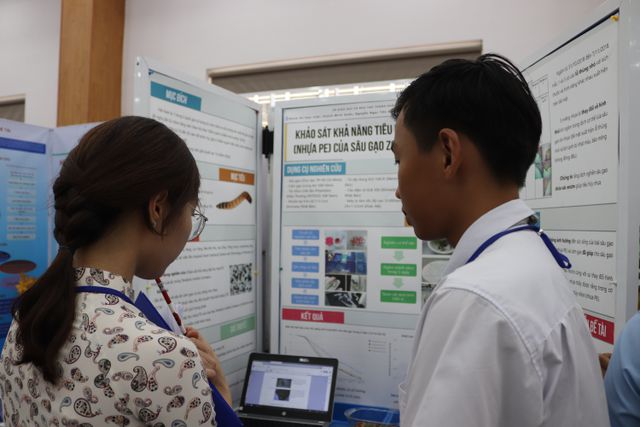 TPHCM: Học trò lớp 10 báo cáo nghiên cứu khoa học bằng... nhạc Rap - Hình 2