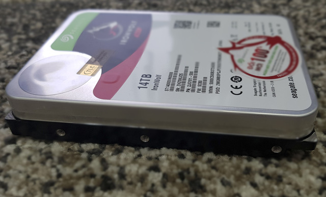Trên tay ổ cứng có dung lượng lớn nhất thế giới: Seagate IronWolf 14TB, chứa được cả trăm tựa game dung lượng khủng - Hình 5