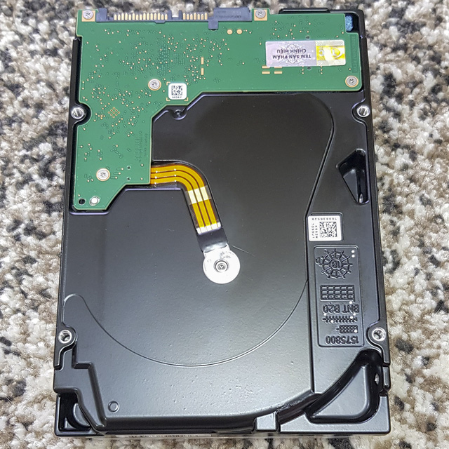 Trên tay ổ cứng có dung lượng lớn nhất thế giới: Seagate IronWolf 14TB, chứa được cả trăm tựa game dung lượng khủng - Hình 2