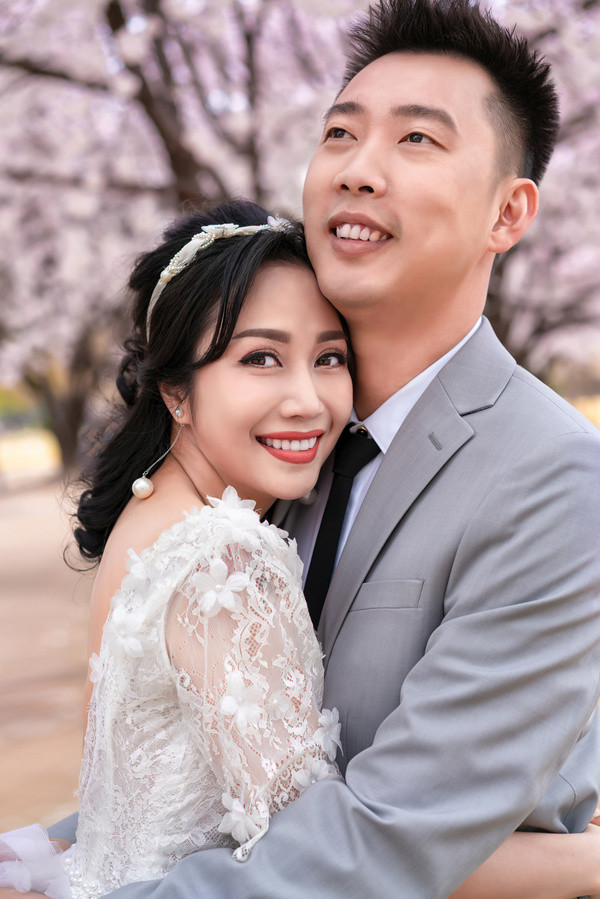 Sao Việt cùng những bức ảnh cưới tại Hàn Quốc đã tạo ra những khoảnh khắc lãng mạn, đáng nhớ nhất. Hãy nhấn vào đây để chiêm ngưỡng những bộ ảnh cưới đẹp nhất từ các cặp đôi nổi tiếng.