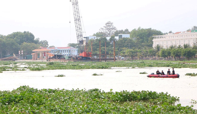 Bơi ra sông Sài Gòn bắt cò làm mồi nhậu, nam thanh niên mất tích - Hình 1