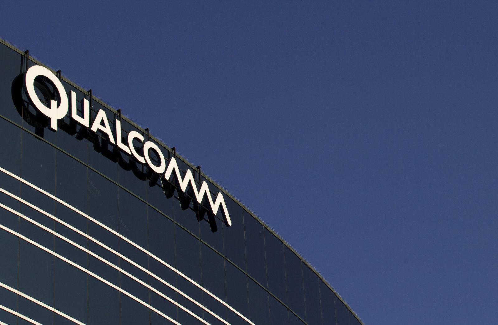 CFO Qualcomm nghỉ việc, nhảy sang làm cho đối thủ Intel - Hình 1