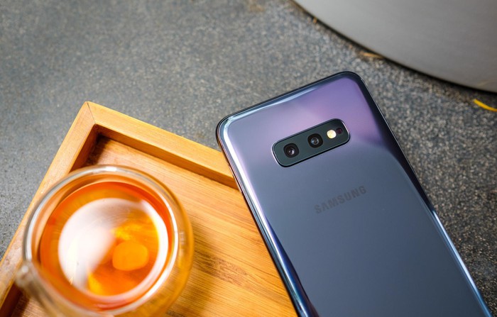 Chi tiết Galaxy S10e: Bản rút gọn của S10, giá 16 triệu đồng - Hình 5