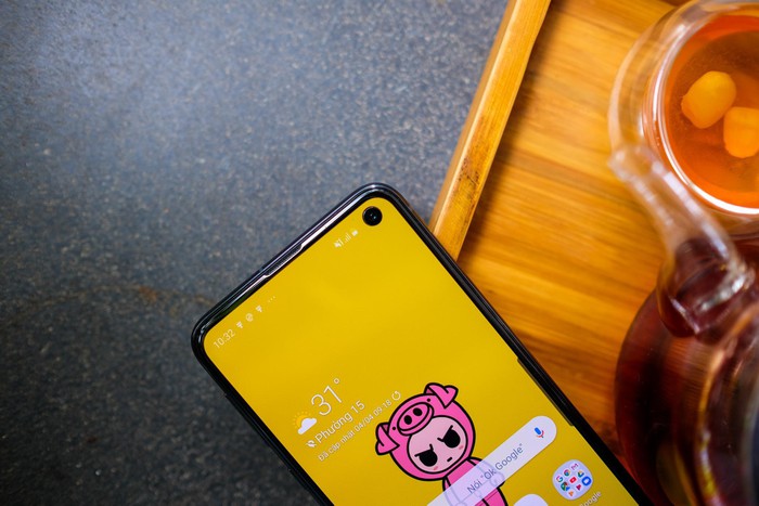 Chi tiết Galaxy S10e: Bản rút gọn của S10, giá 16 triệu đồng - Hình 3